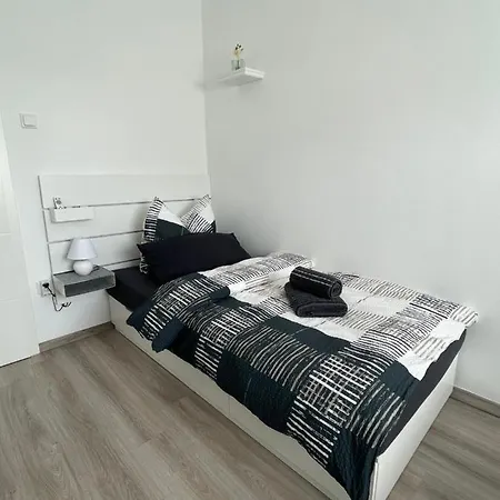 - Ausstattung - Kostenlos Netflix/wifi/parken